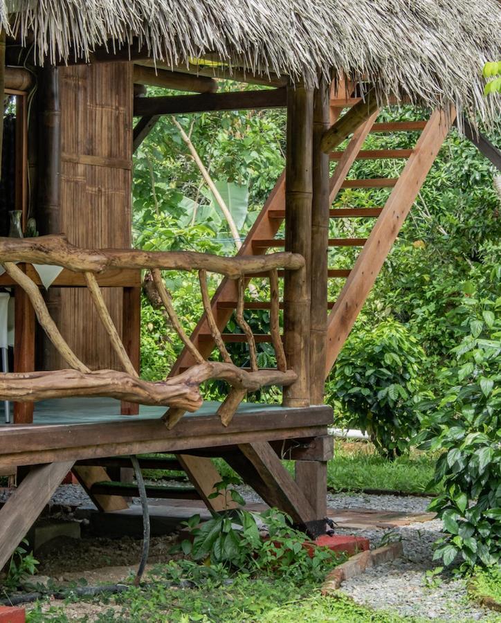 Maracumbo Lodge Mompiche Exterior photo