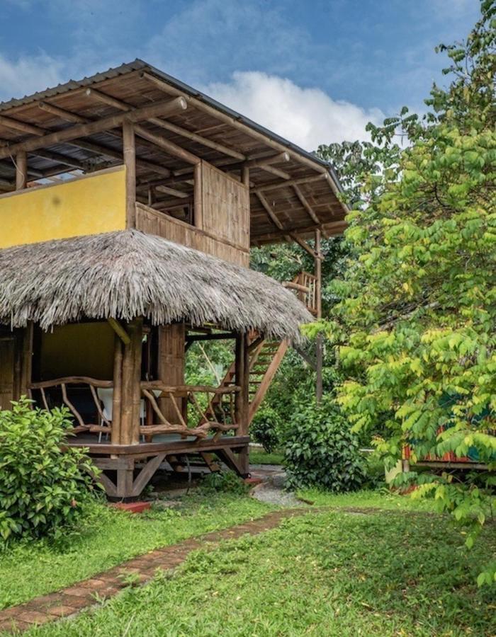 Maracumbo Lodge Mompiche Exterior photo