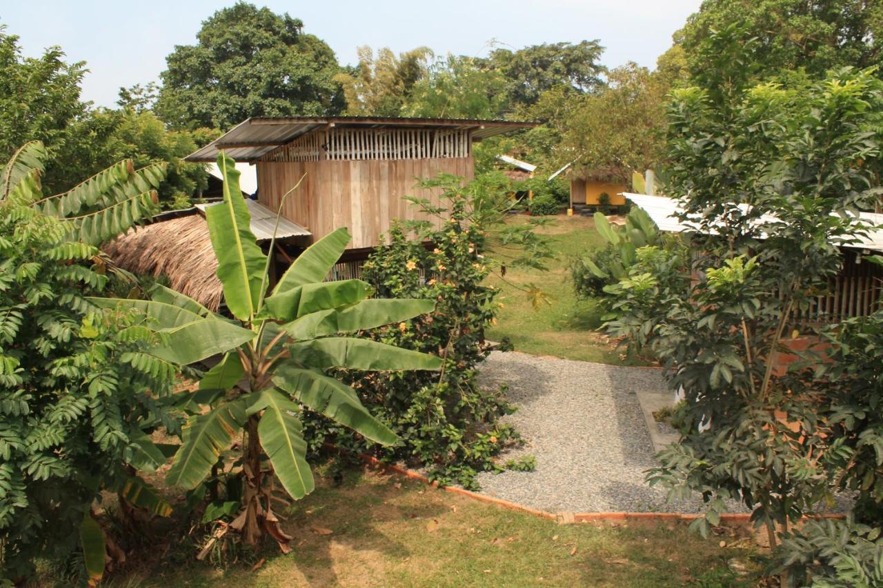 Maracumbo Lodge Mompiche Exterior photo