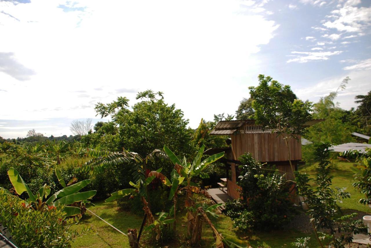 Maracumbo Lodge Mompiche Exterior photo